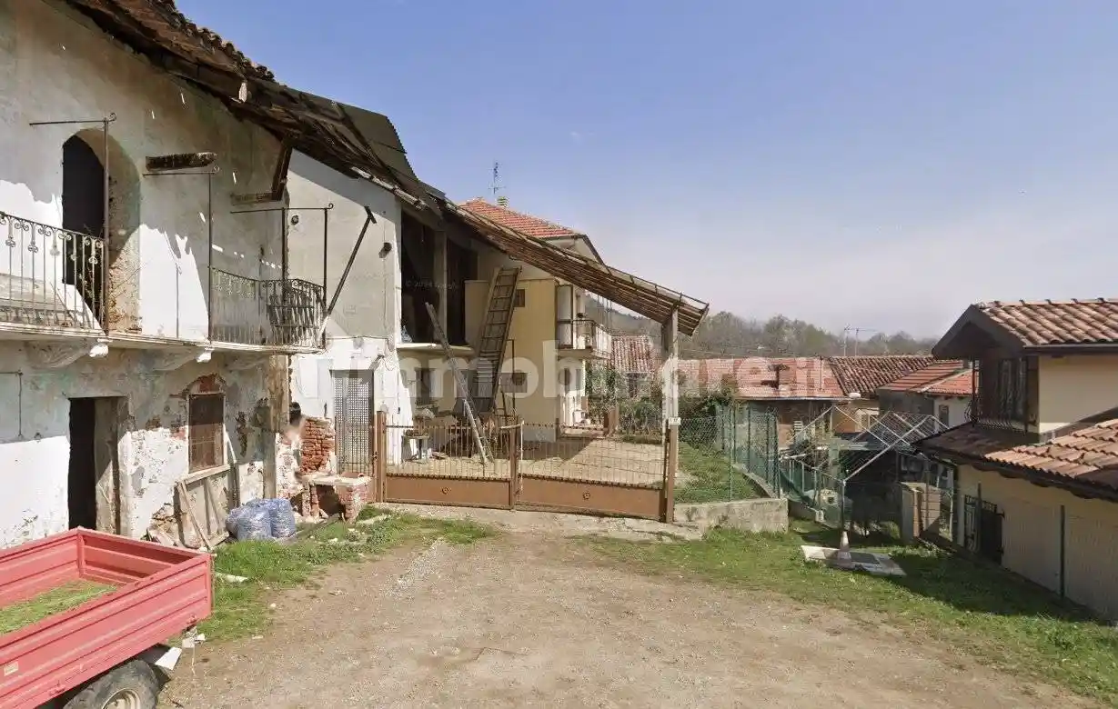 Casa indipendente in vendita a Vallo Torinese