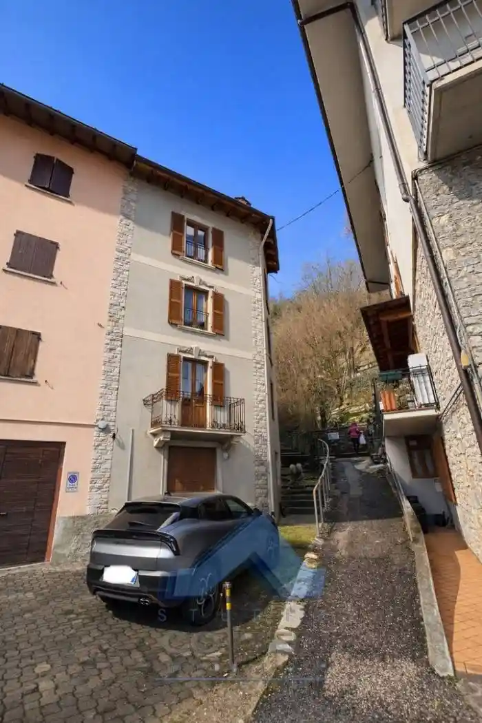 Rustico - Casale in vendita a Val Brembilla