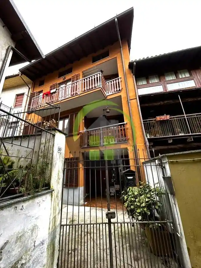 Casa indipendente in vendita a Gazzaniga