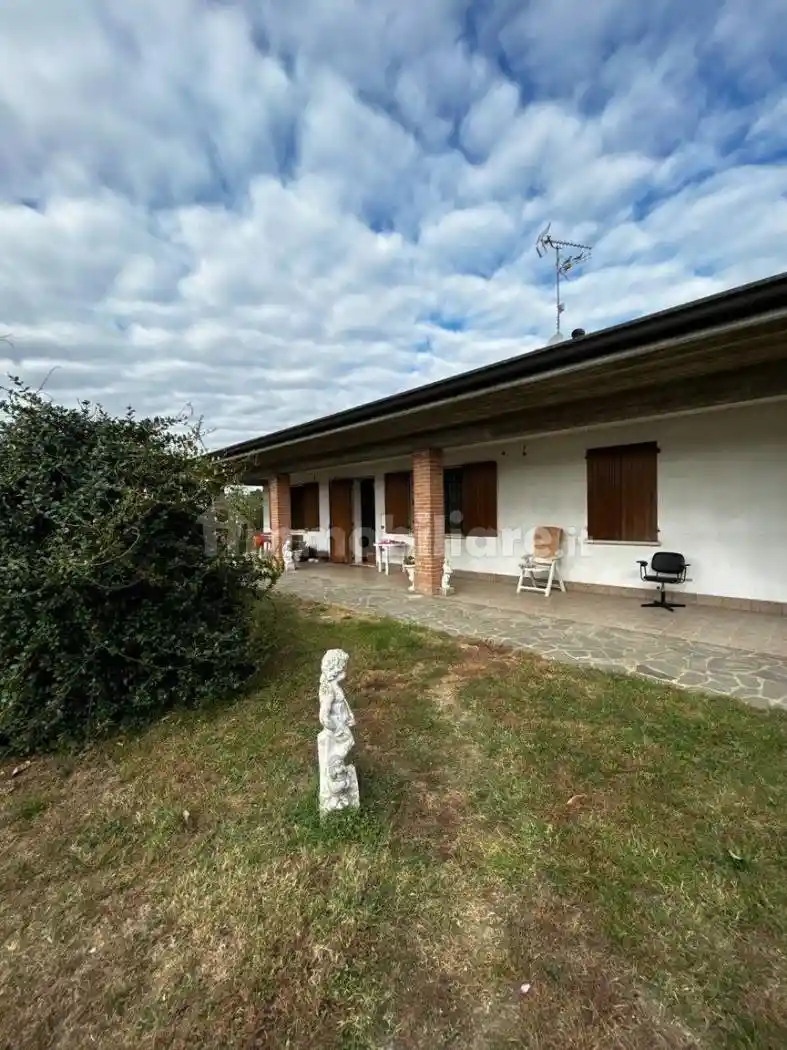 Villa in vendita a Suzzara