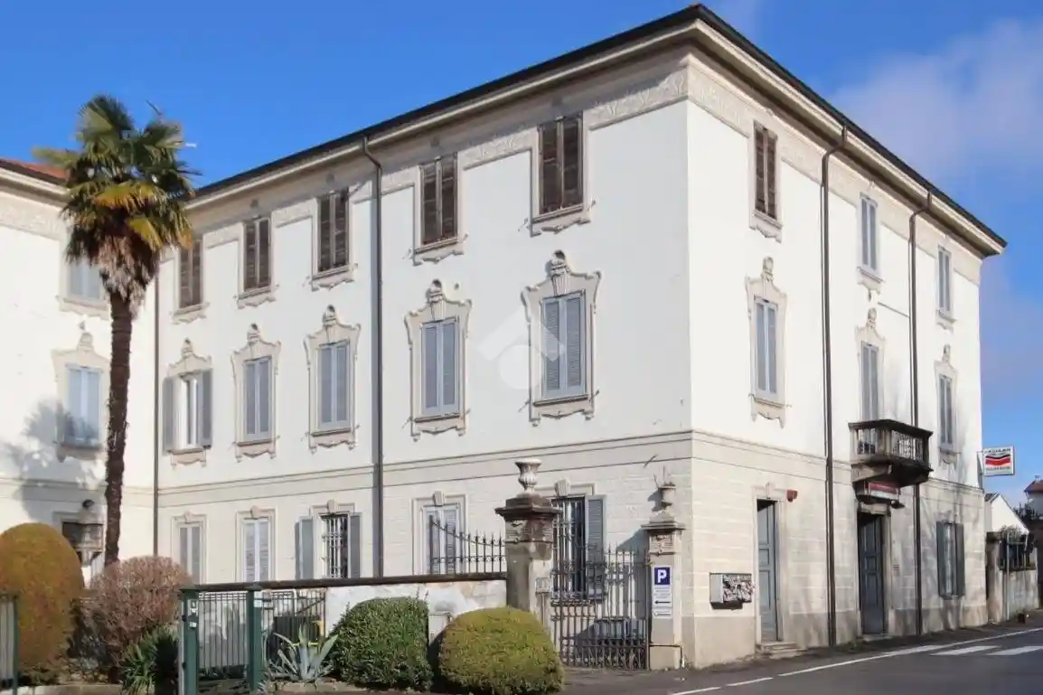 Appartamento in vendita a Barzanò