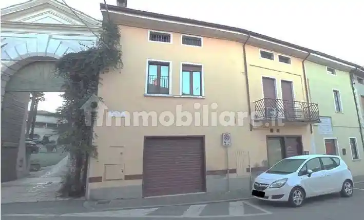 Palazzo - Stabile in vendita a Montichiari