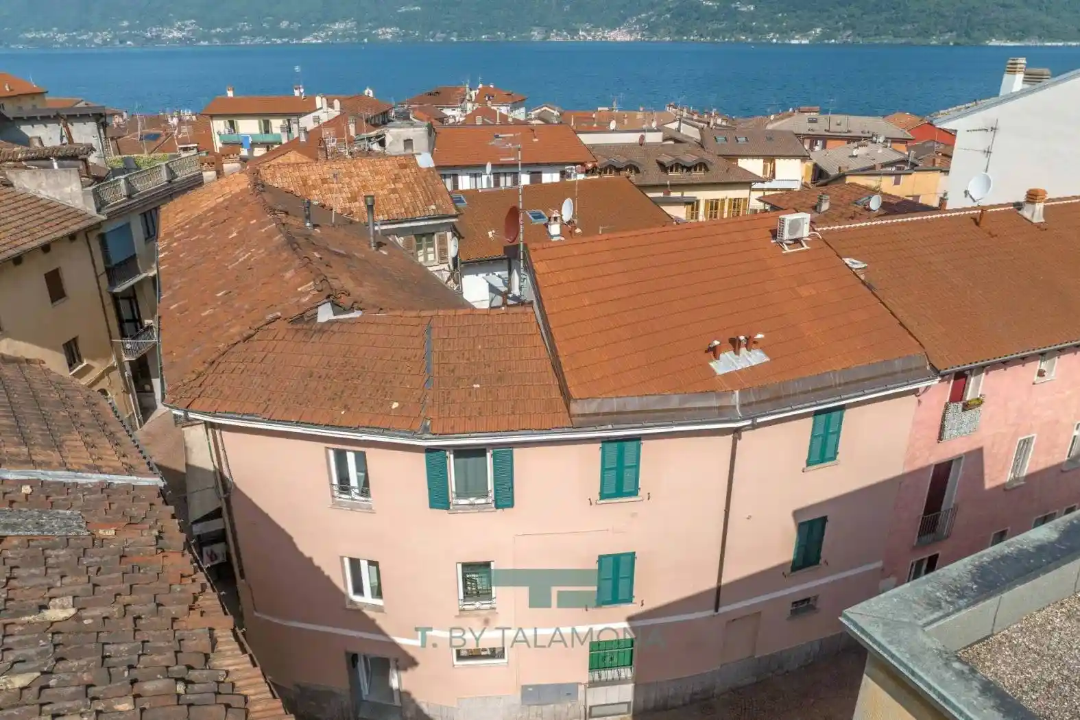 Casa indipendente in vendita a Luino