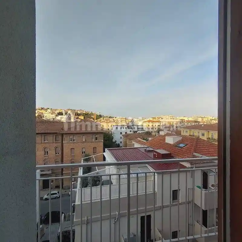 Appartamento in vendita a Ancona