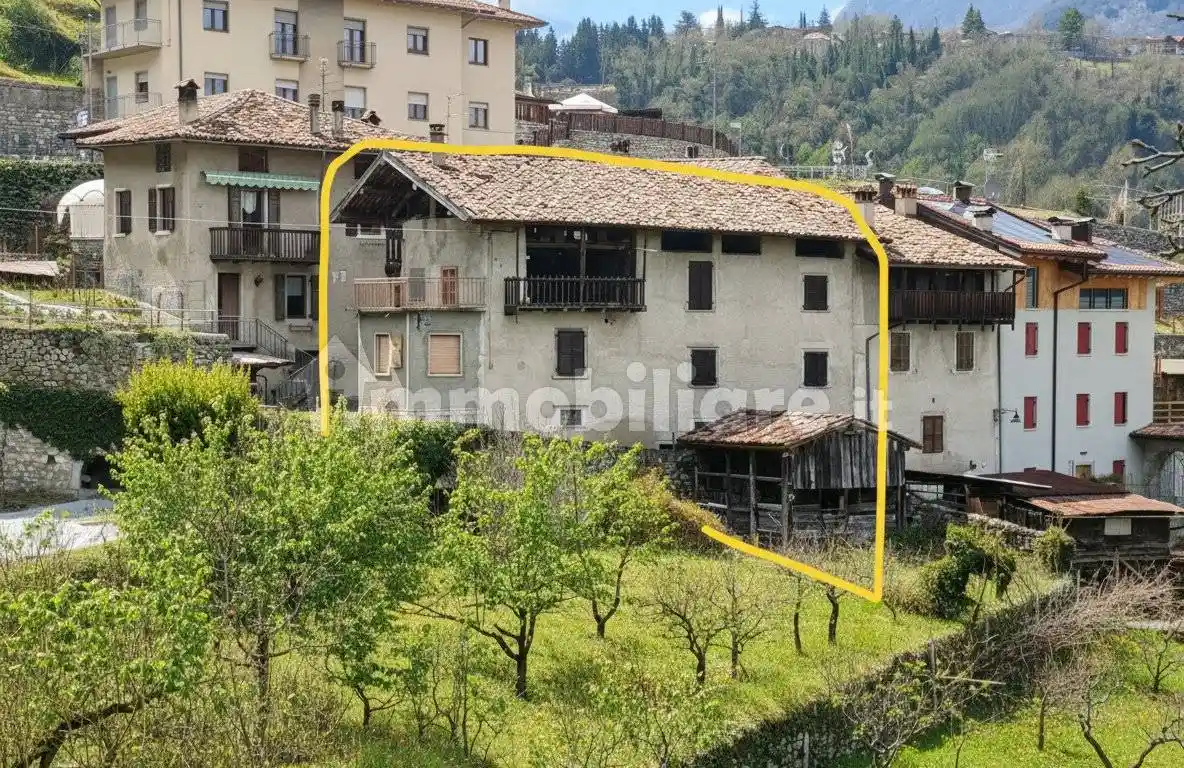 Palazzo - Edificio in vendita a Tenno
