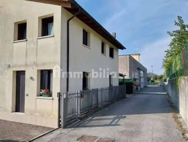 Casa indipendente in vendita a Borso del Grappa