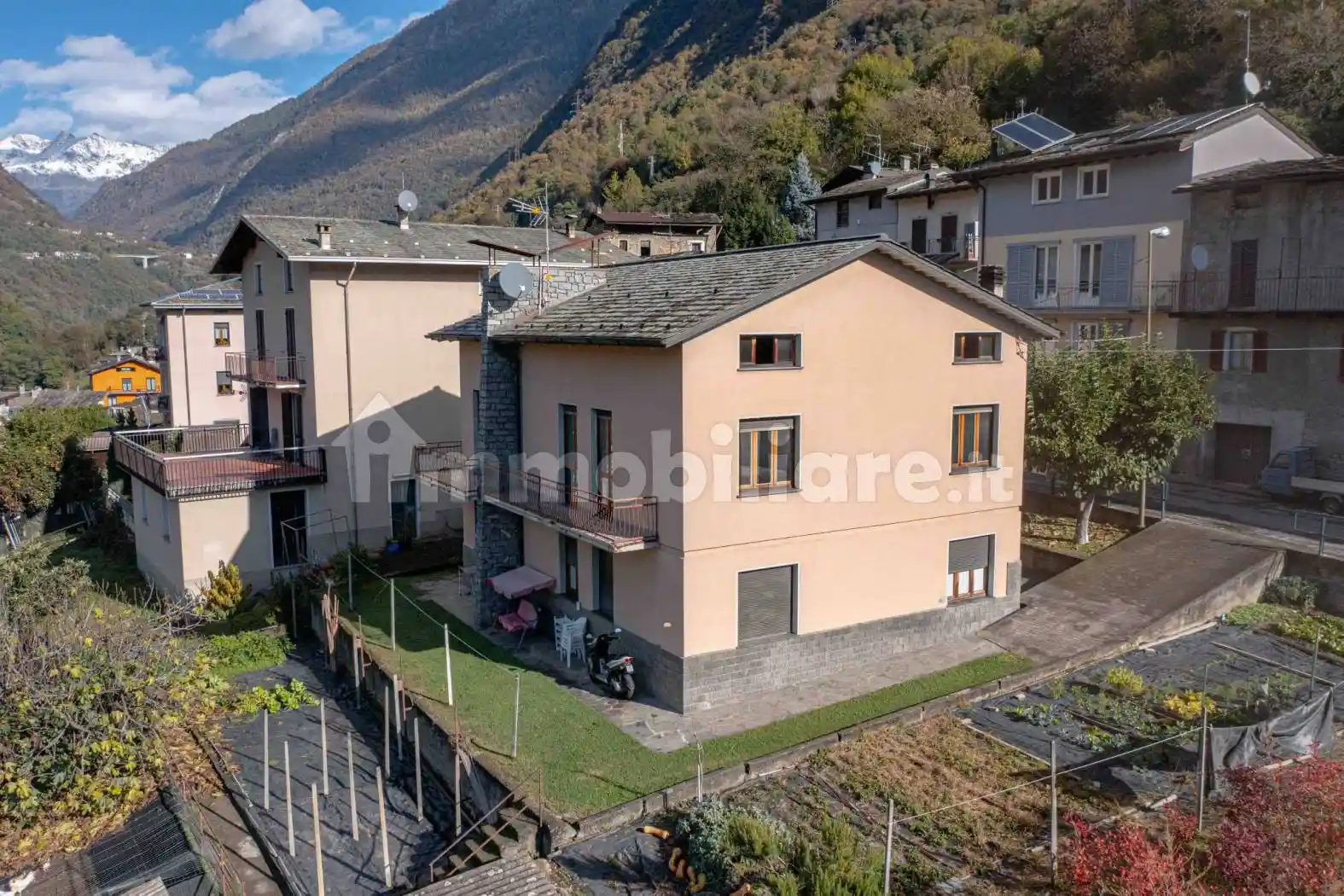 Villa in vendita a Sondrio