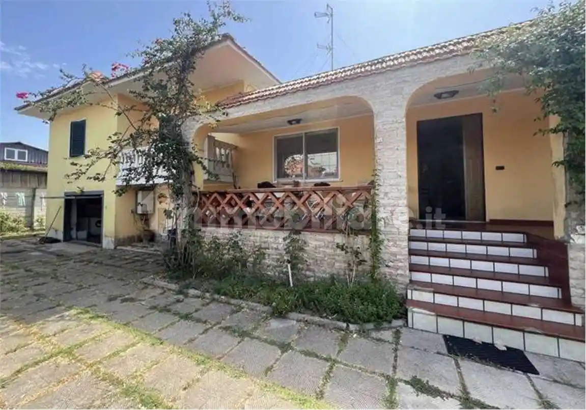 Casa indipendente in vendita a Latina