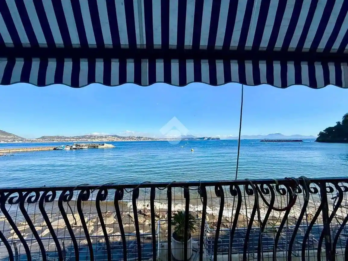 Appartamento in vendita a Bacoli