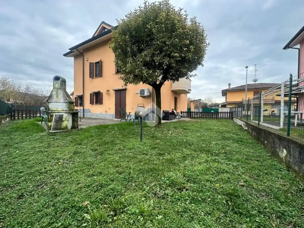 Villa in vendita a Arzago d'Adda