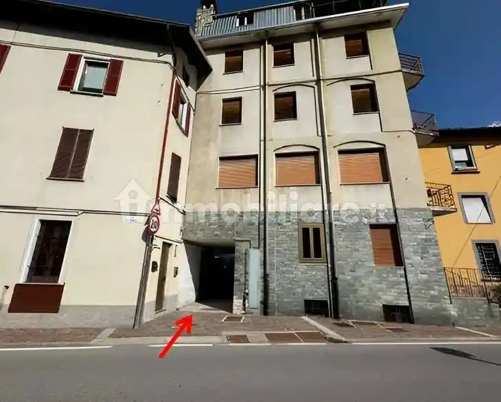 Appartamento in vendita a Introbio