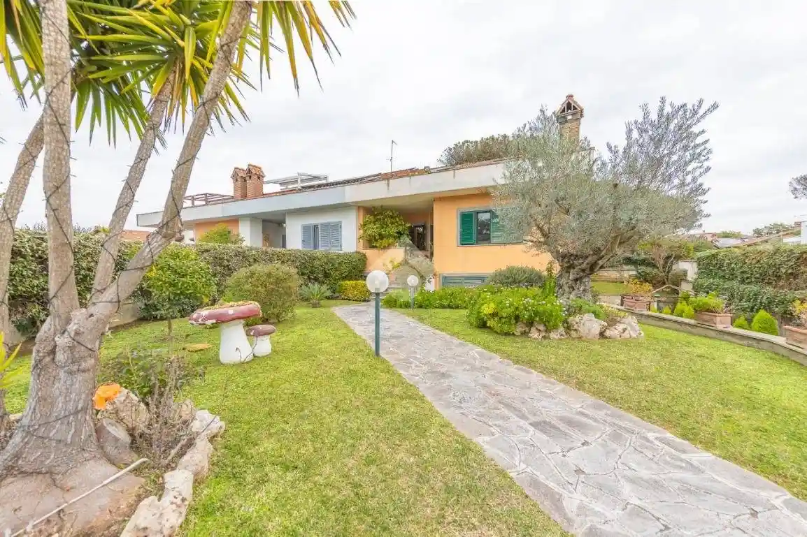 Villetta a schiera in vendita a Roma