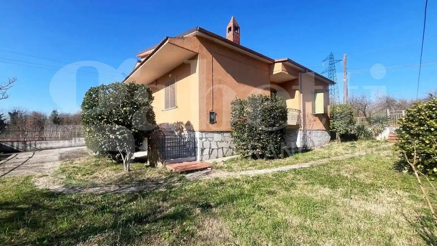 Casa indipendente in vendita a Rocchetta e Croce