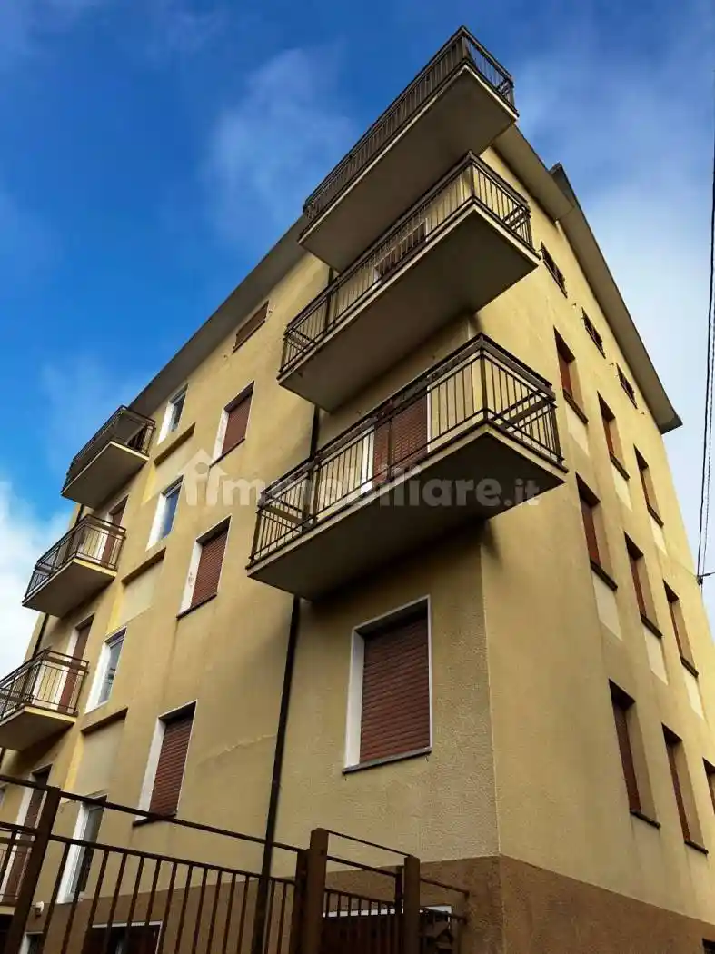 Palazzo - Edificio in vendita a Cremeno