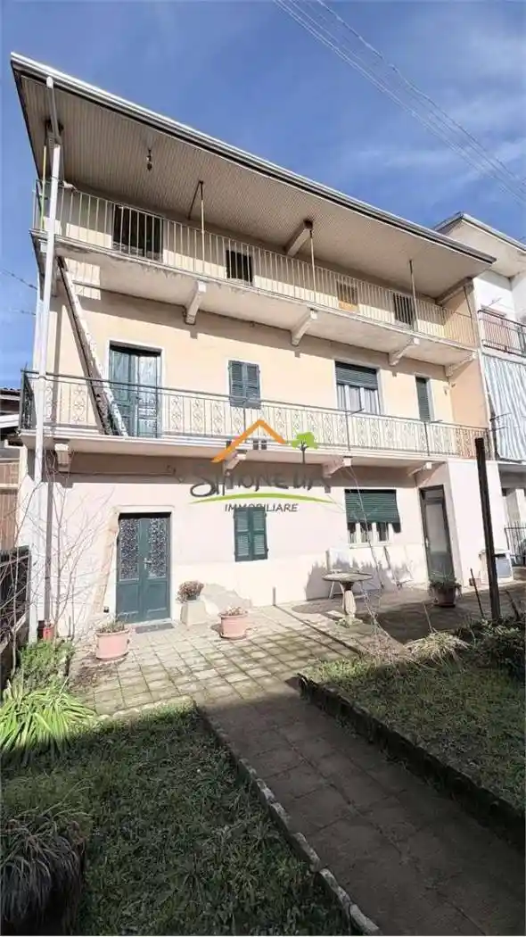 Casa indipendente in vendita a Bellinzago Novarese