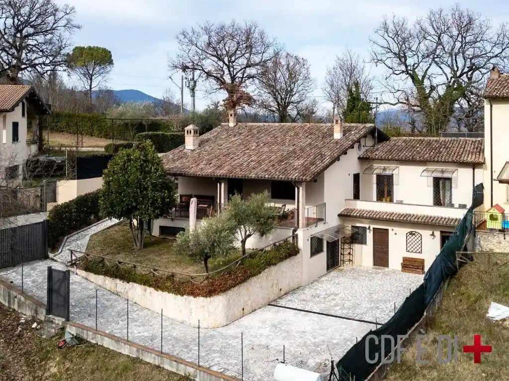 Villa in vendita a Rieti