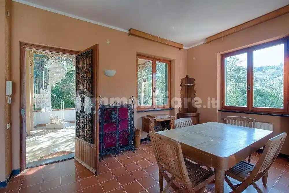 Villa in affitto a Spotorno