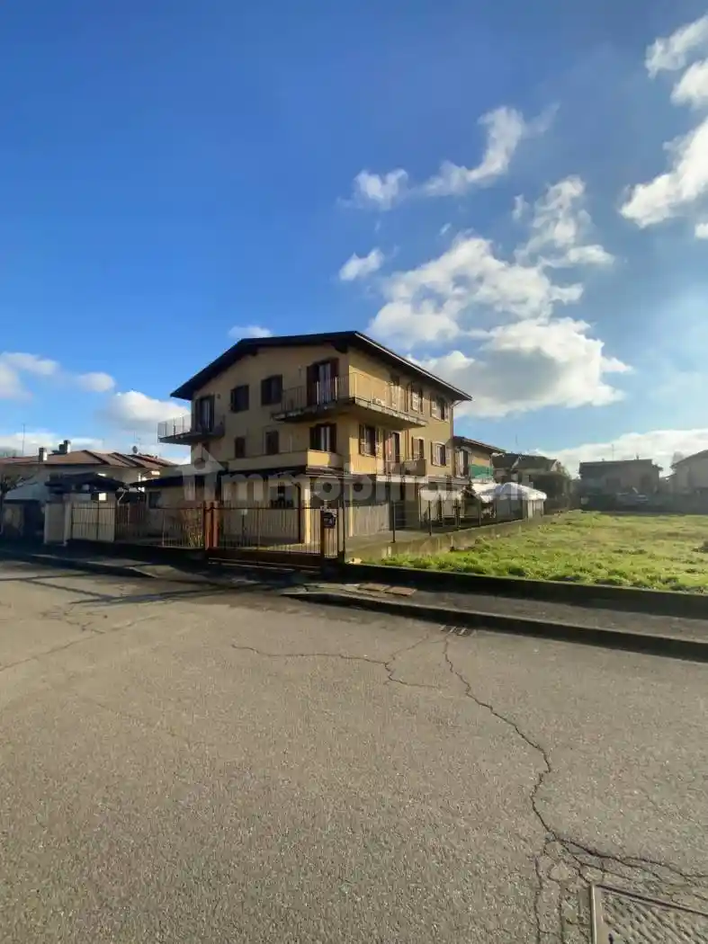 Appartamento in vendita a Corteolona e Genzone