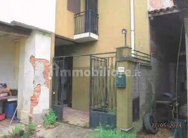 Casa indipendente in vendita a Camburzano