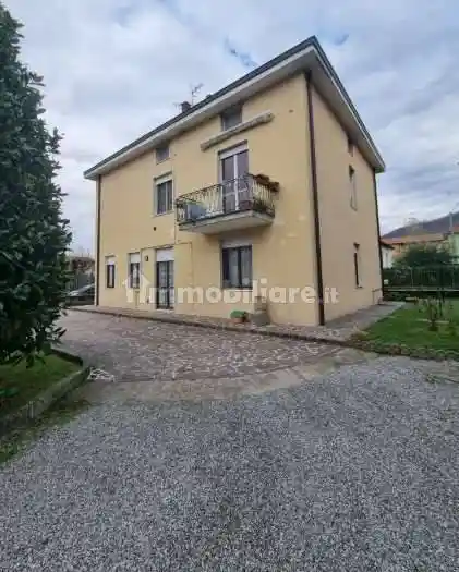 Appartamento in vendita a Carvico