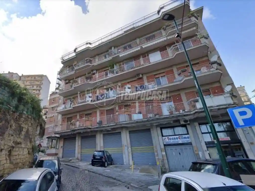 Appartamento in vendita a Napoli