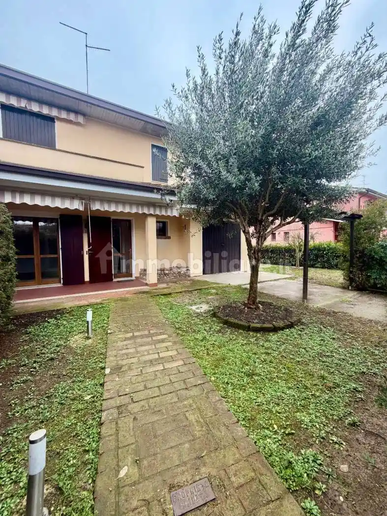 Villetta a schiera in vendita a Curtatone