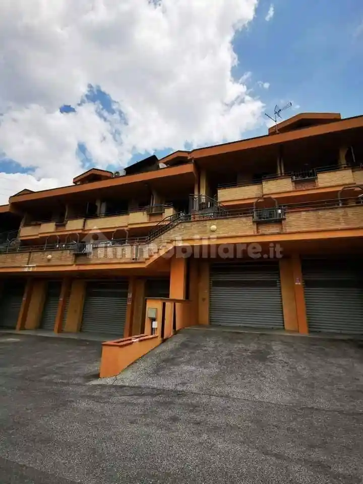 Appartamento in vendita a Guidonia Montecelio