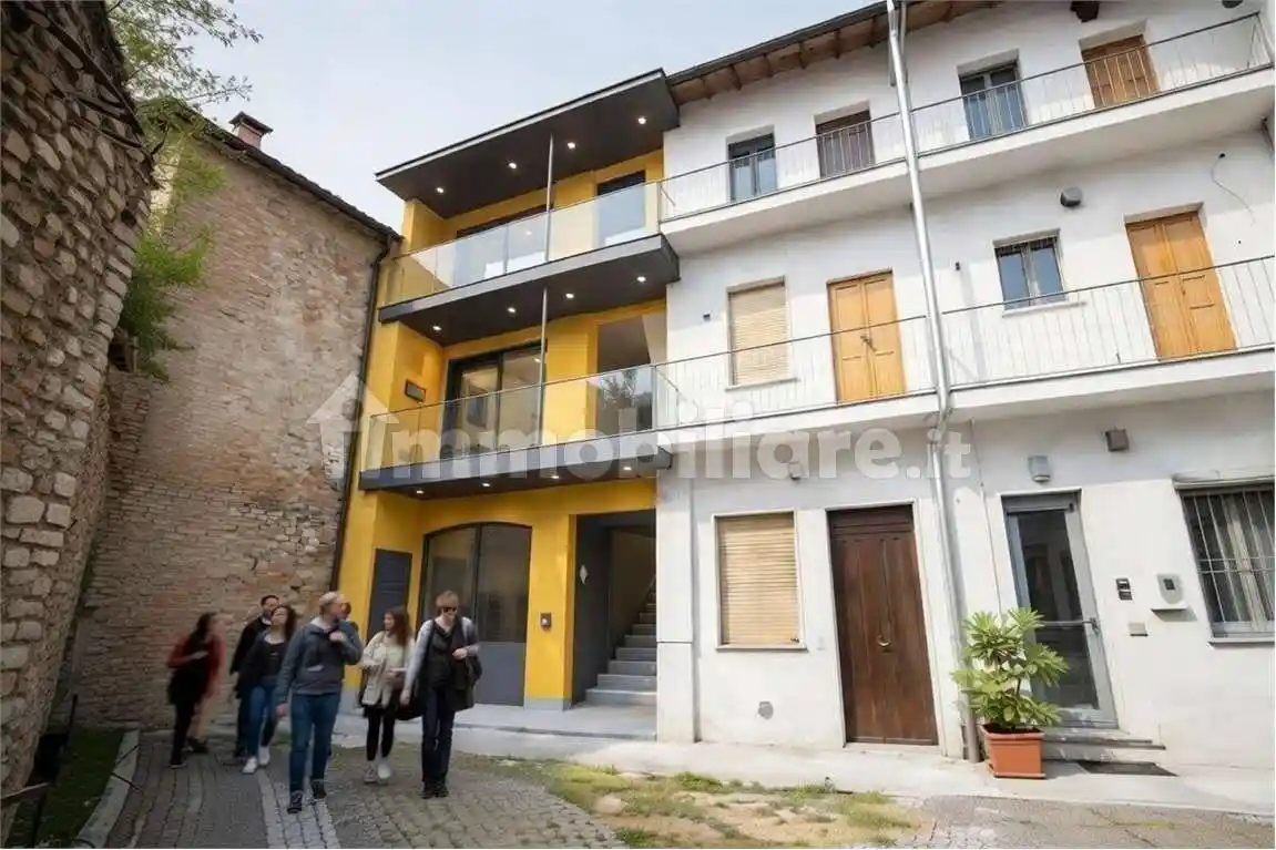 Appartamento in vendita a Fenegrò