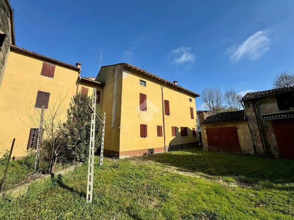Casa indipendente in vendita a San Secondo Parmense