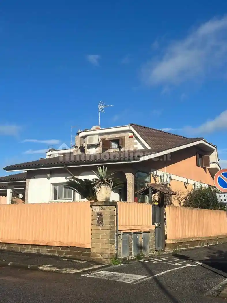 Villa in vendita a Ladispoli