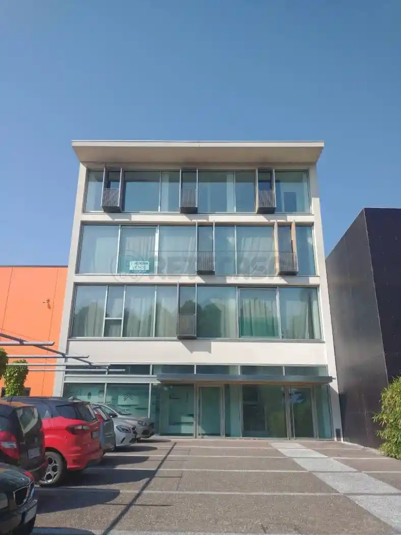 Palazzo - Edificio in vendita a Schio