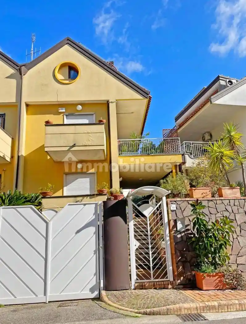 Villetta a schiera in vendita a Pellezzano