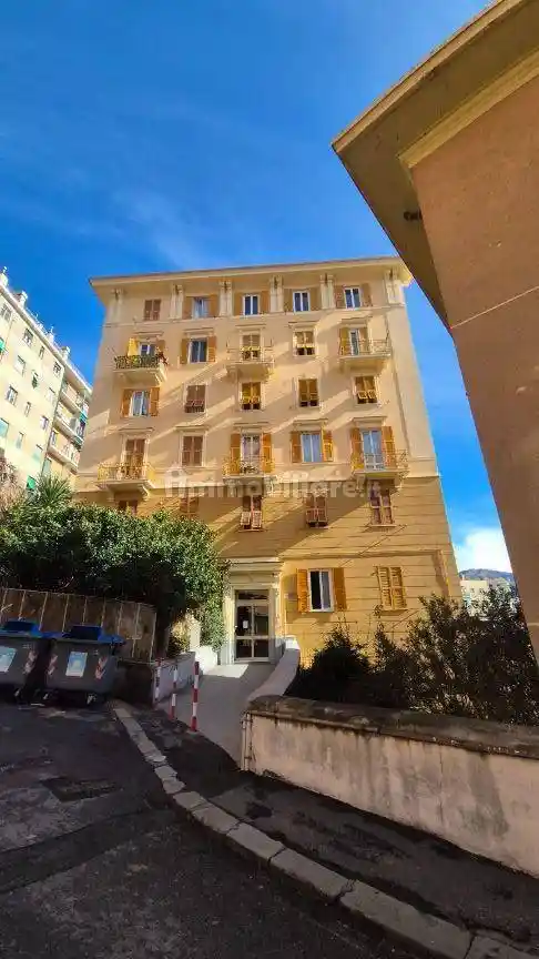 Appartamento in vendita a Genova