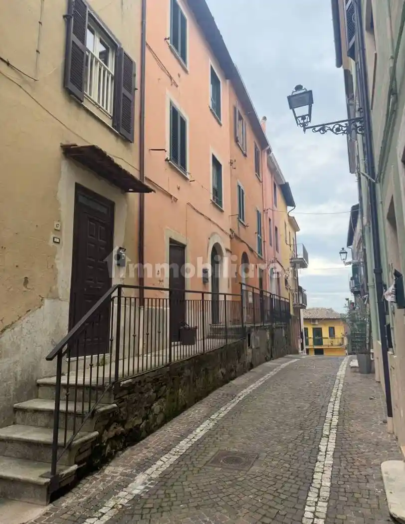 Casa indipendente in vendita a Frosinone