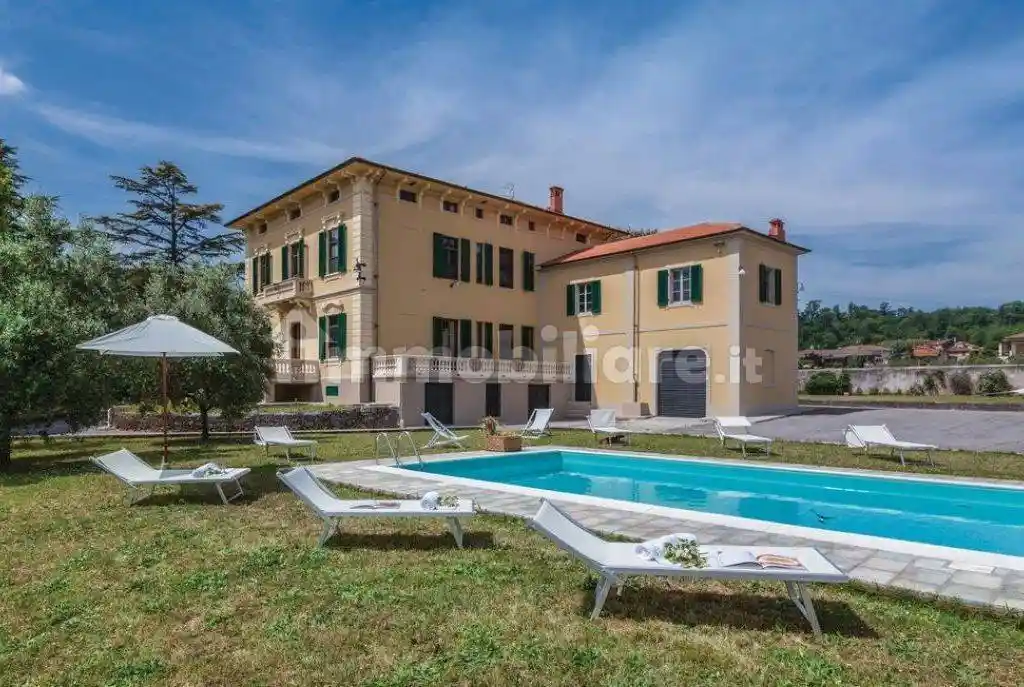 Villa in vendita a Lucca