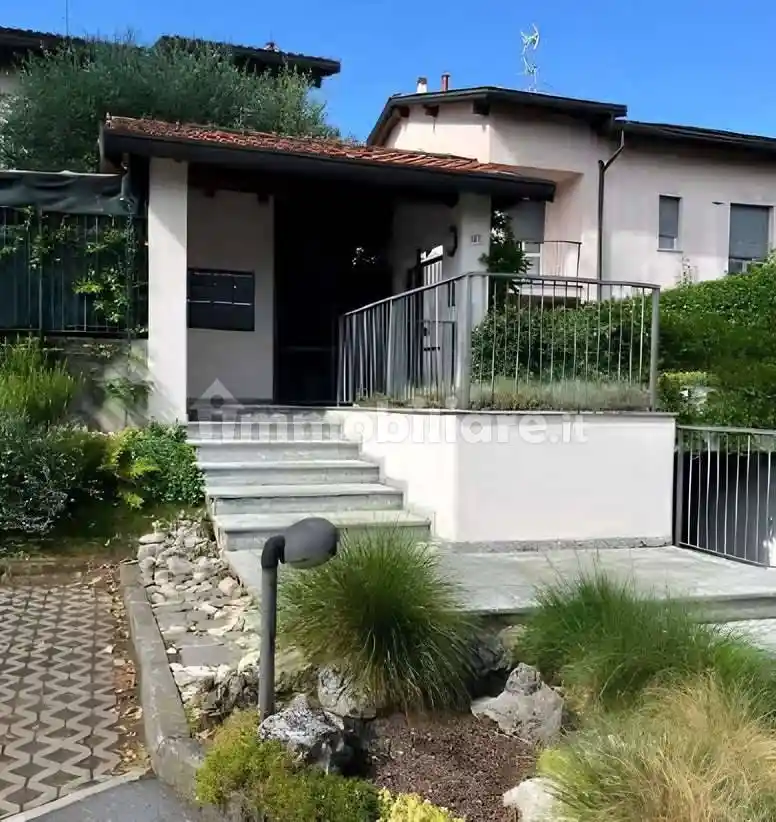 Appartamento in vendita a Costa Masnaga