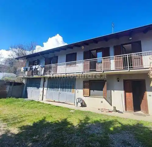 Villa in vendita a Roletto