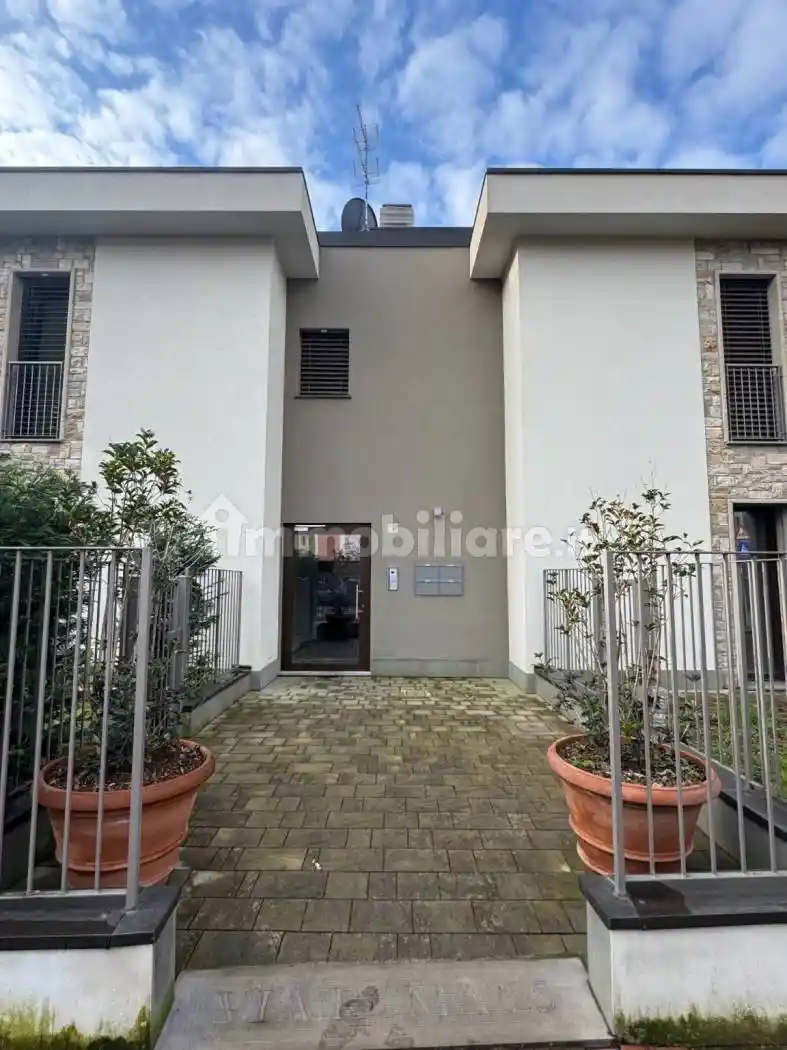 Appartamento in vendita a Lomagna