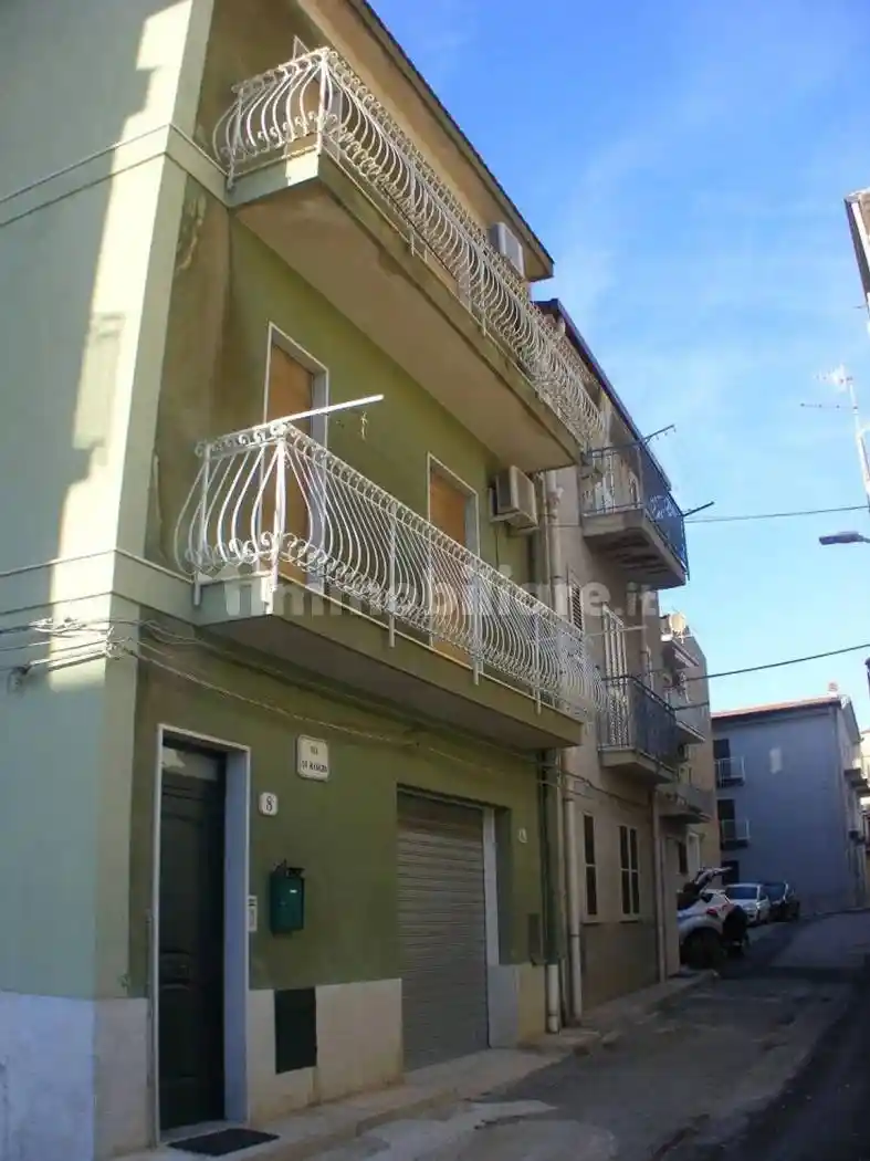 Casa indipendente in vendita a Campofelice di Roccella