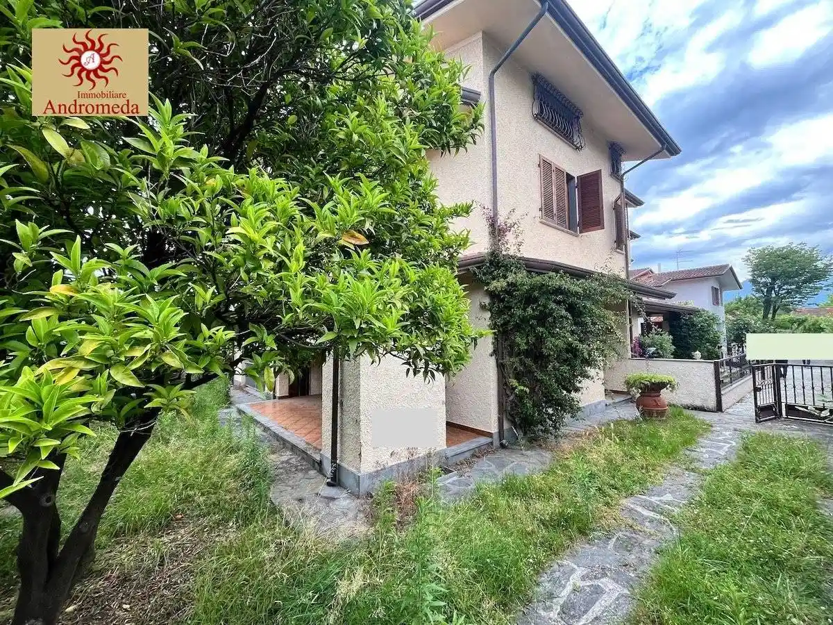 Villa in vendita a Forte dei Marmi