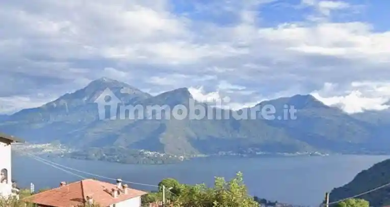 Casa indipendente in vendita a Gravedona ed Uniti