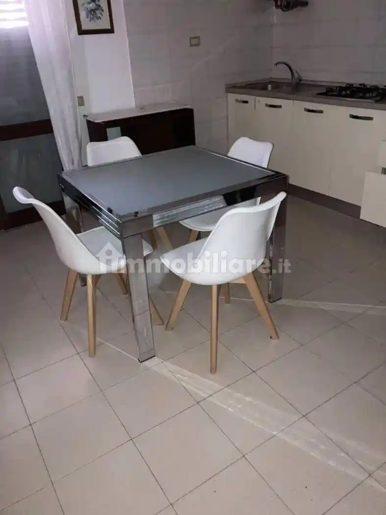 Palazzo - Edificio in affitto a Cecina