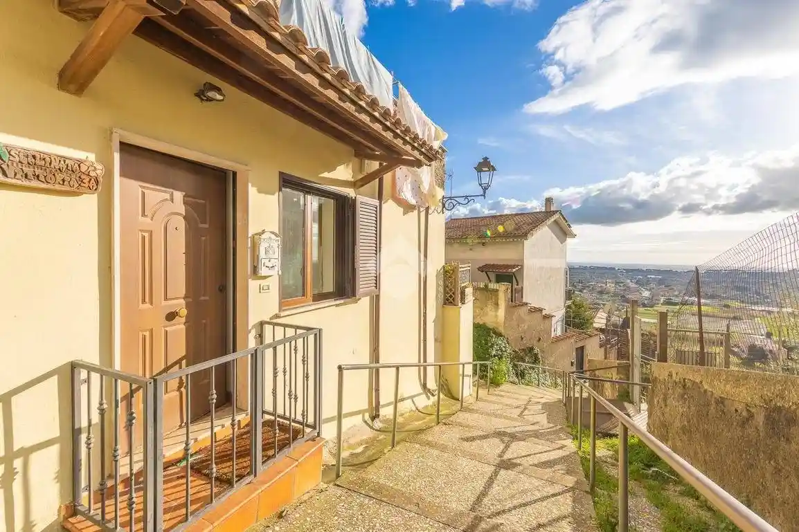 Appartamento in vendita a Ariccia