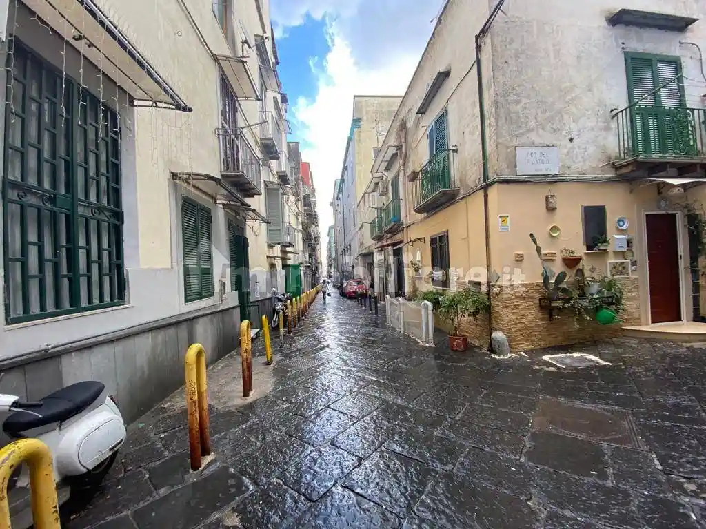Appartamento in vendita a Napoli