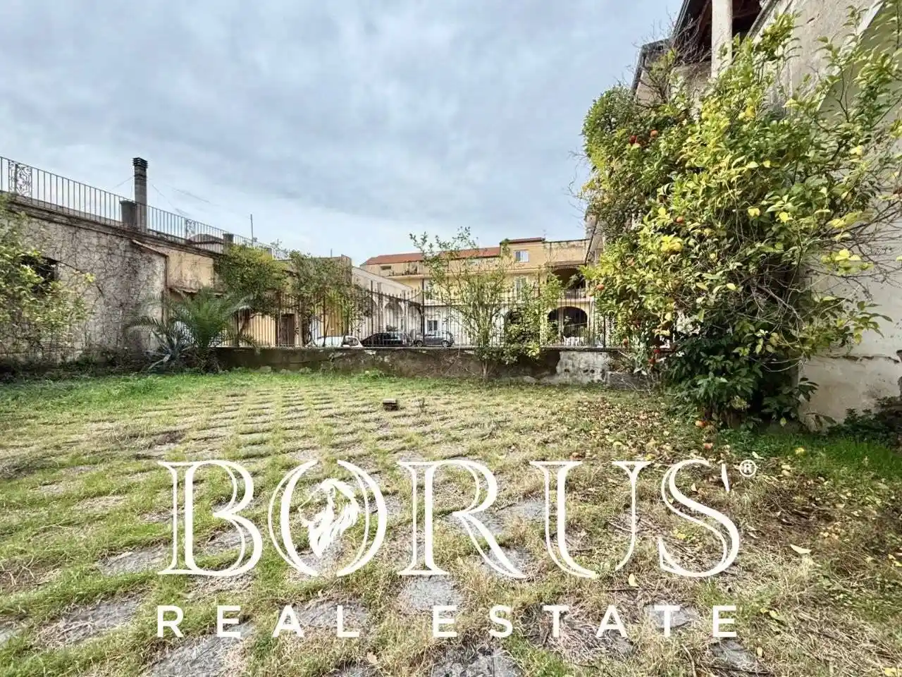 Palazzo - Edificio in vendita a Orta di Atella