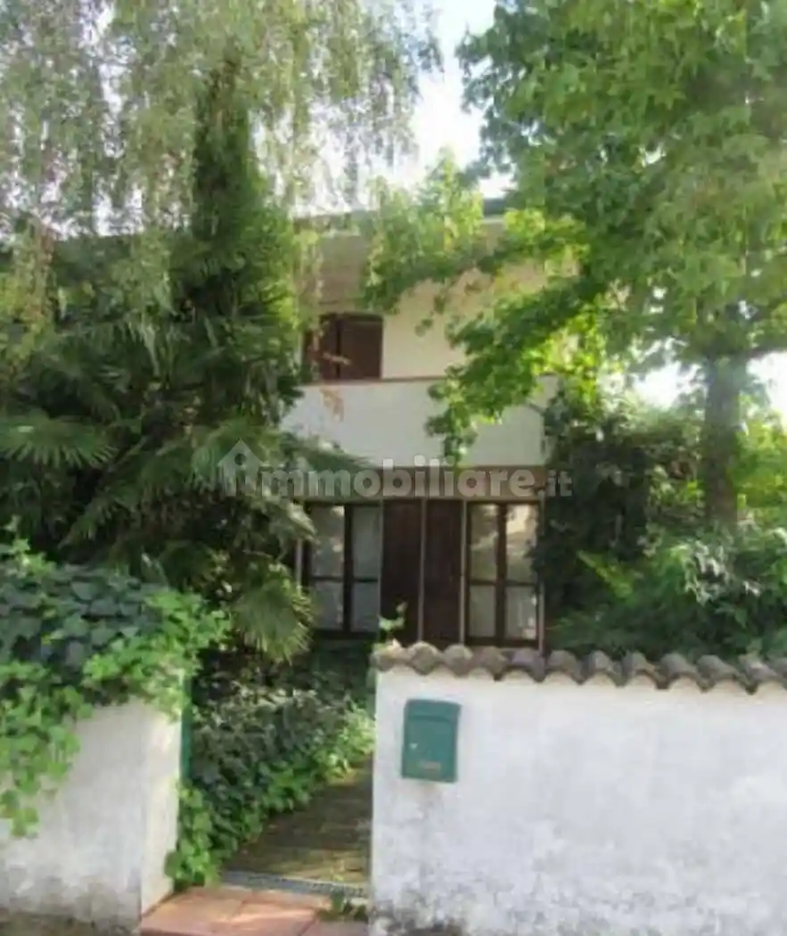 Villa in vendita a Curtatone