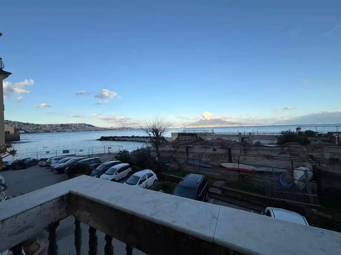 Appartamento in vendita a Napoli