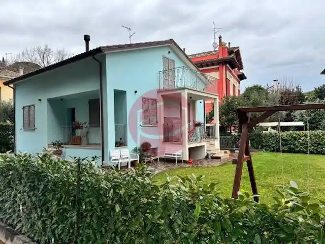 Villa in vendita a Santarcangelo di Romagna