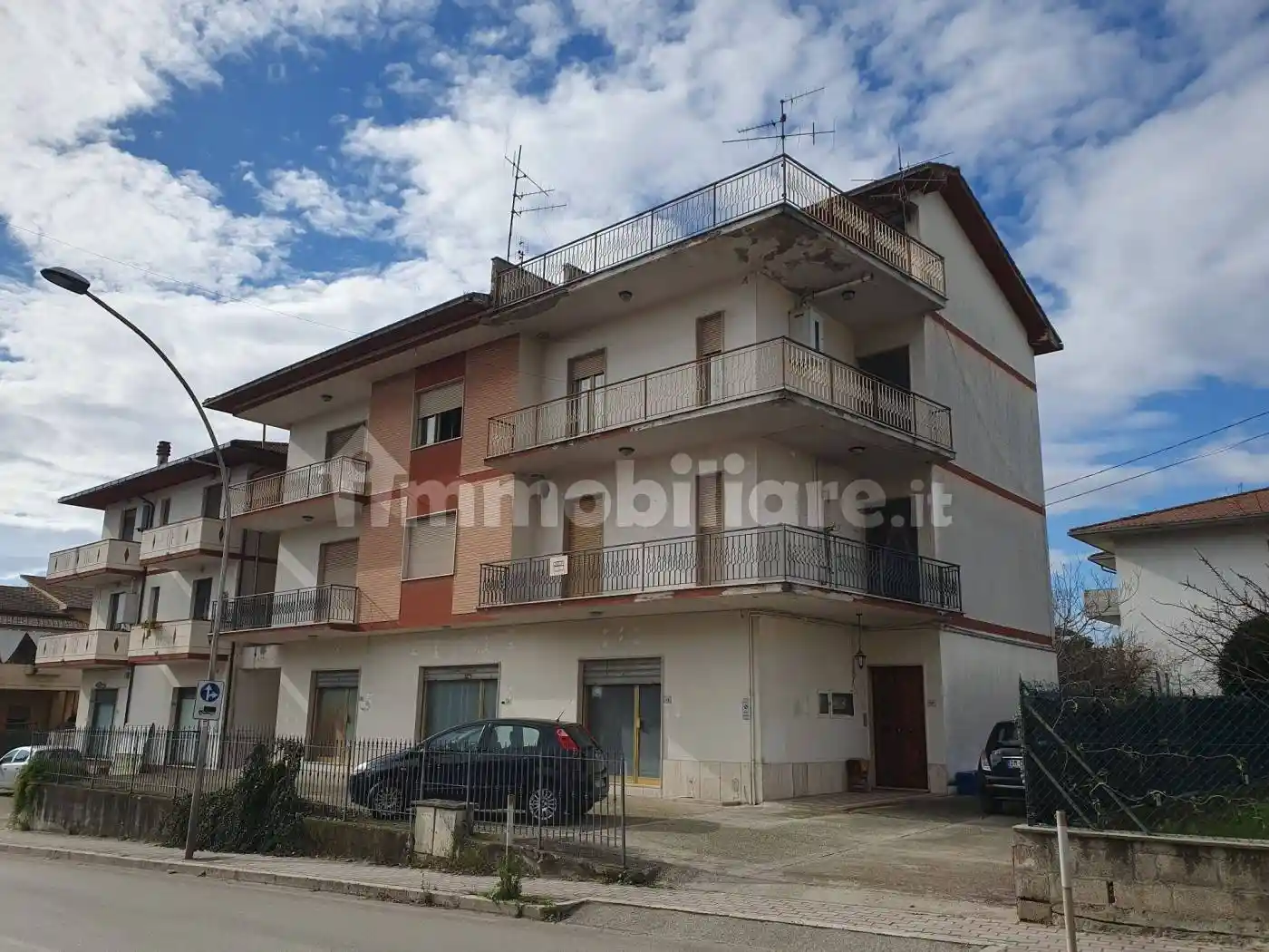 Palazzo - Edificio in vendita a Castellalto