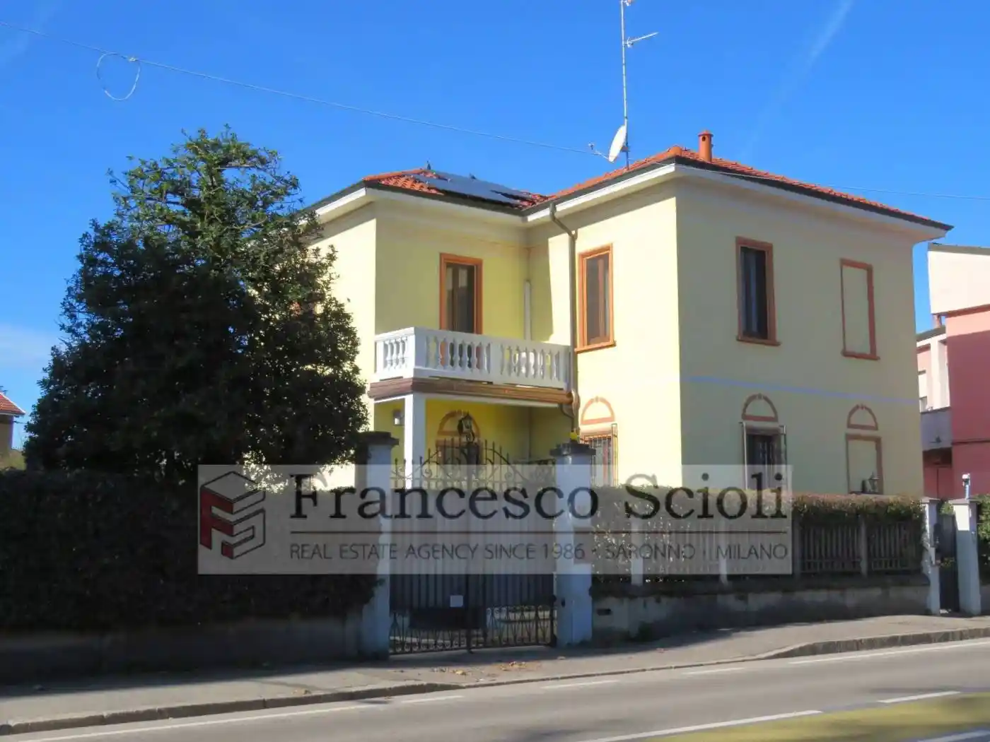 Villa in vendita a Saronno